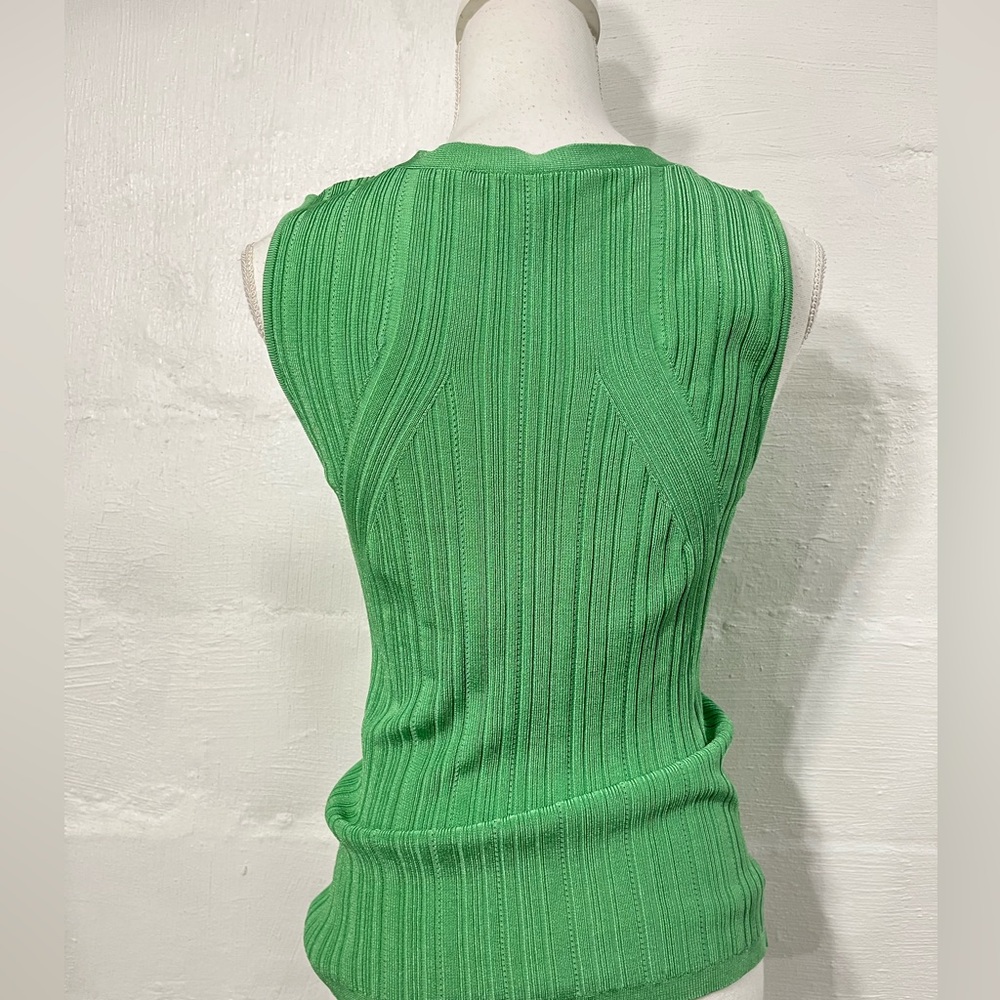 WHITE HOUSE BLACK MARKET RIBBED SCULPTED TANK (950) - Picture 9 of 12